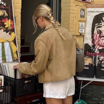 MENFIELD WOMAN OLD MONEY LOOK